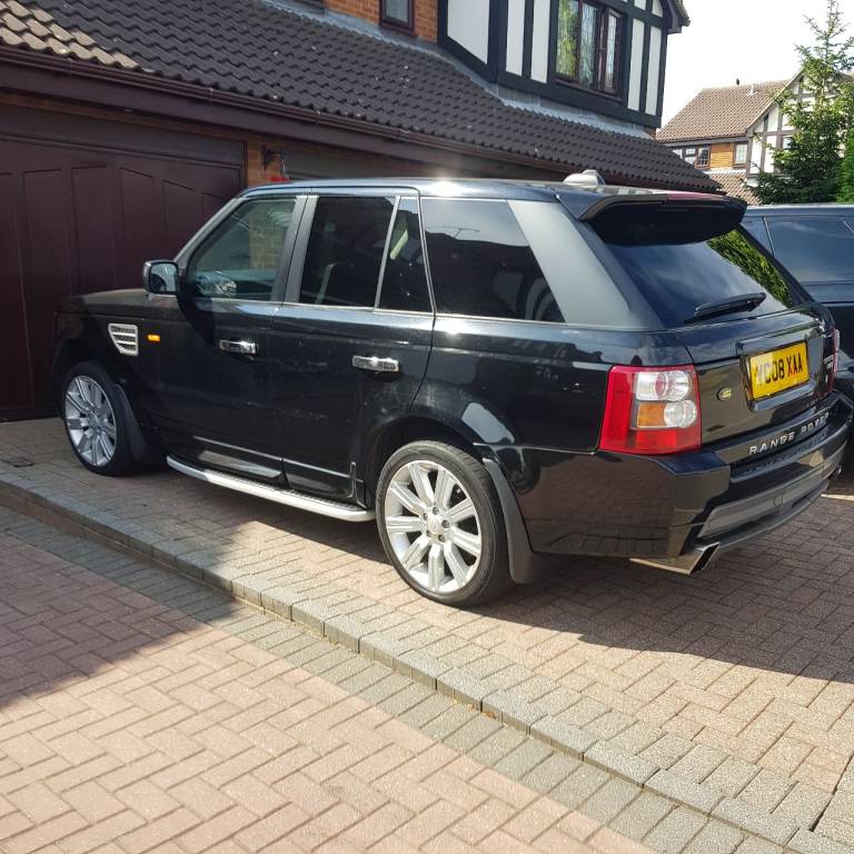 Range Rover sport HST.