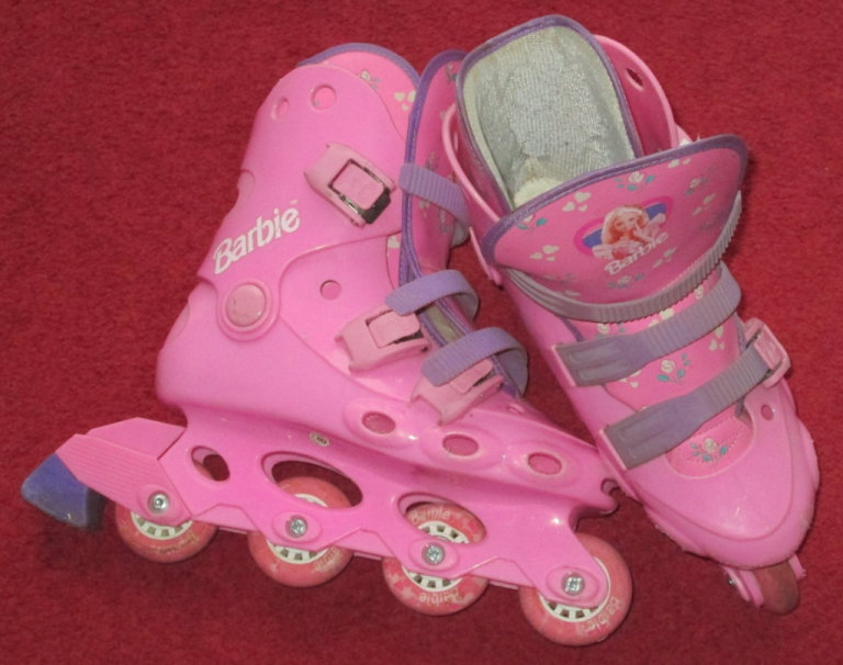 girls ' BARBIE ' PINK ROLLER BLADES/SKATES, SIZE 2/3 GOOD USED CONDITION, VINTAGE
