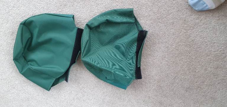 Waterproof/dust covers for front seats landrover defender XS model 2010