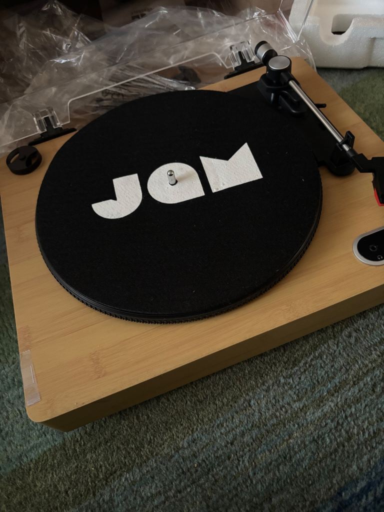 Record Player w Bluetooth 