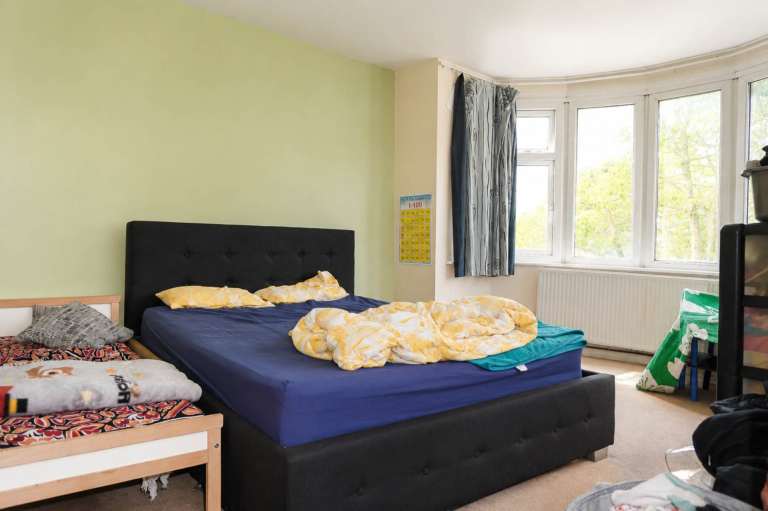 2 bedroom flat in Kenton Lane, Harrow