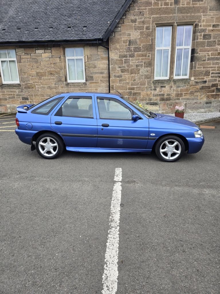 Ford, ESCORT, Hatchback, 2000, Manual, 1753 (cc), 5 doors