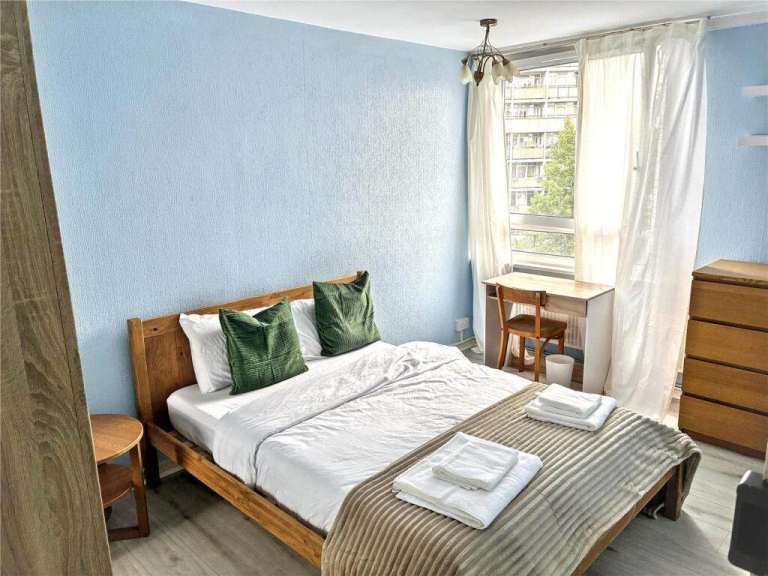 3 Bed House Camberwell London SE5 Near King's College Hospital | COMPANY LET ALLOWED