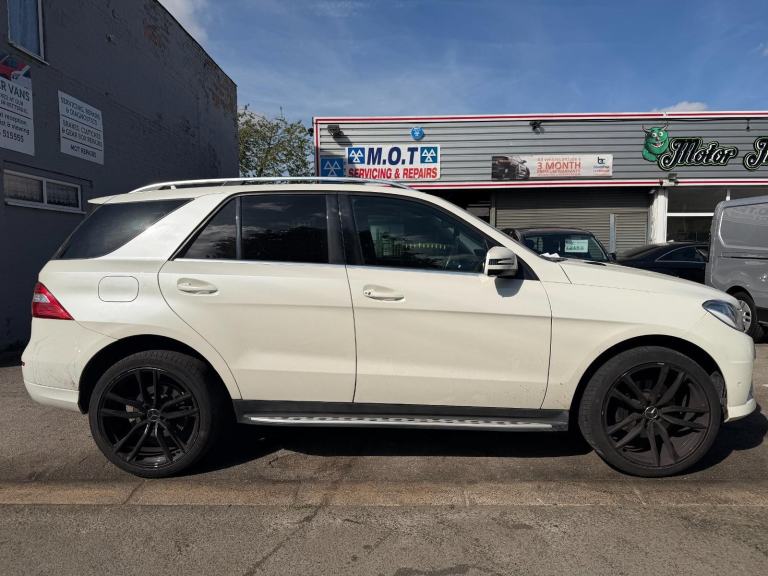Mercedes-Benz M Class ML350 3.0 V6 BlueTEC AMG Sport G-Tronic 4WD DIESEL 2013/63