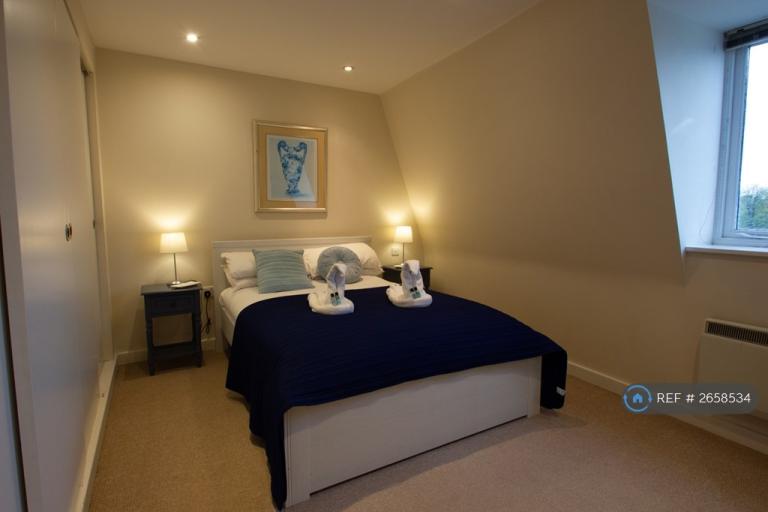 2 bedroom flat in Ridingate House, Canterbury, CT1 (2 bed) (#2658534)