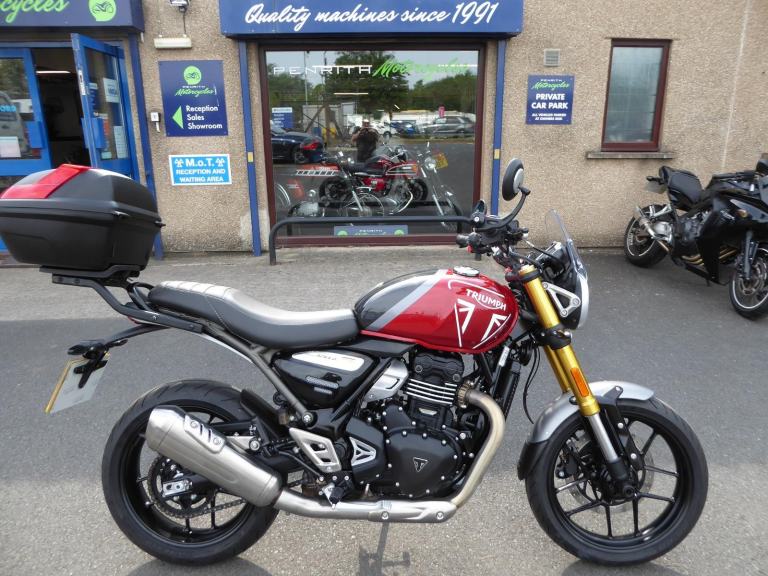 Triumph SPEED 400 - 2025 - 292 Miles at Penrith Motorcycles 