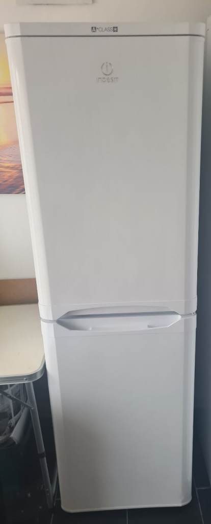 Indesit Fridge Freezer - White, Good condition 