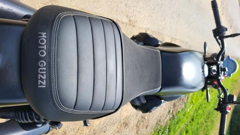 2022 22 MOTO GUZZI V7 IV STONE 3k MILES ONLY BLACK RETRO NAKED CLASSIC STYLING