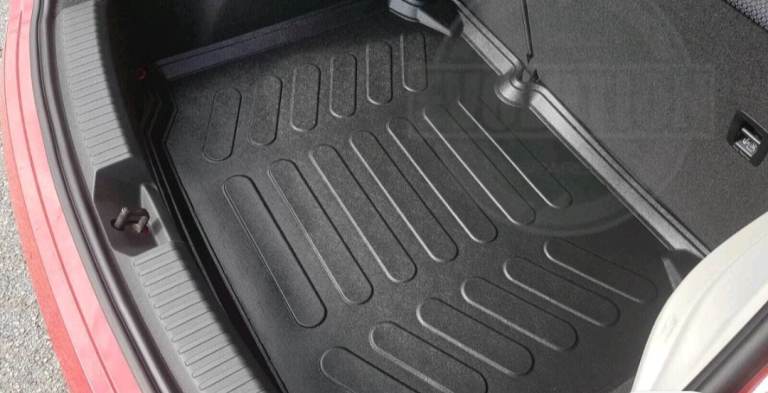 image for Renault Kadjar boot liner accessories NEW