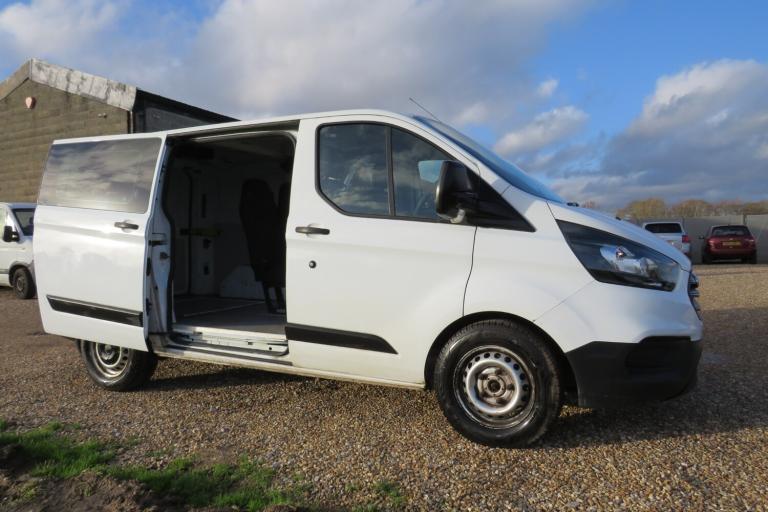 2018 Ford Transit Custom 2.0 TDCi 105ps LOW ROOF NO VAT PANEL VAN Diesel Manual
