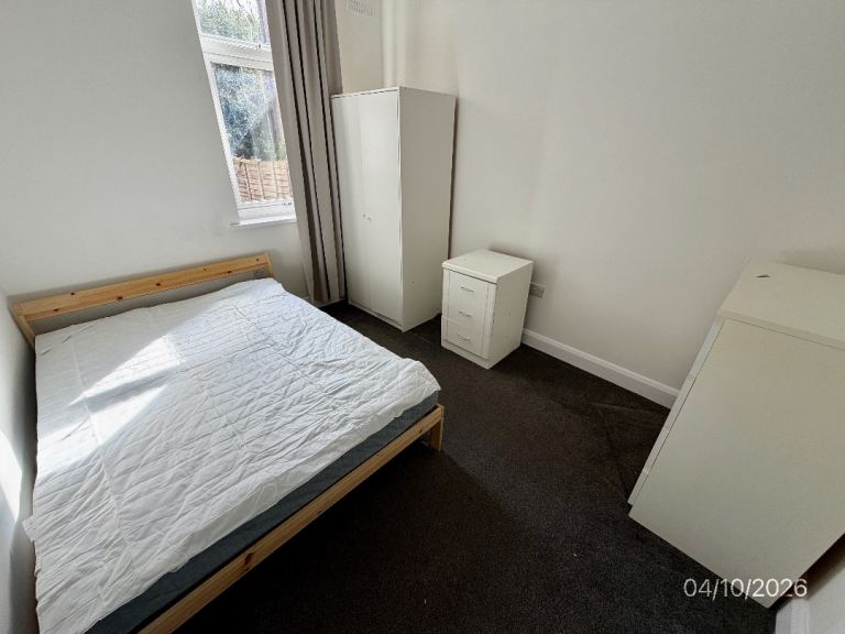 2 Spacious double room - Canning Town