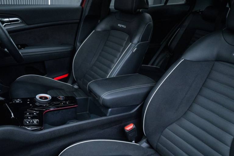 2023 Kia Sportage 1.6 h T-GDi GT-Line S SUV 5dr Petrol Hybrid Auto AWD Euro 6 (s/s) (226 bhp) Aut...