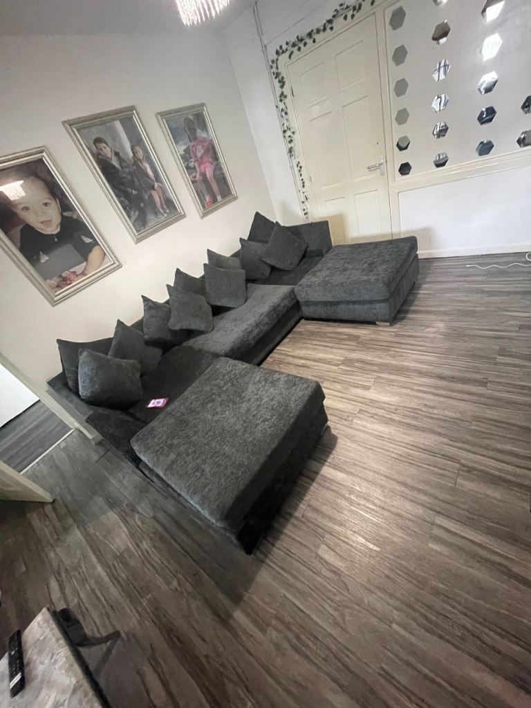 Large Grey Corner Sofa with Two Footstools – Good Condition