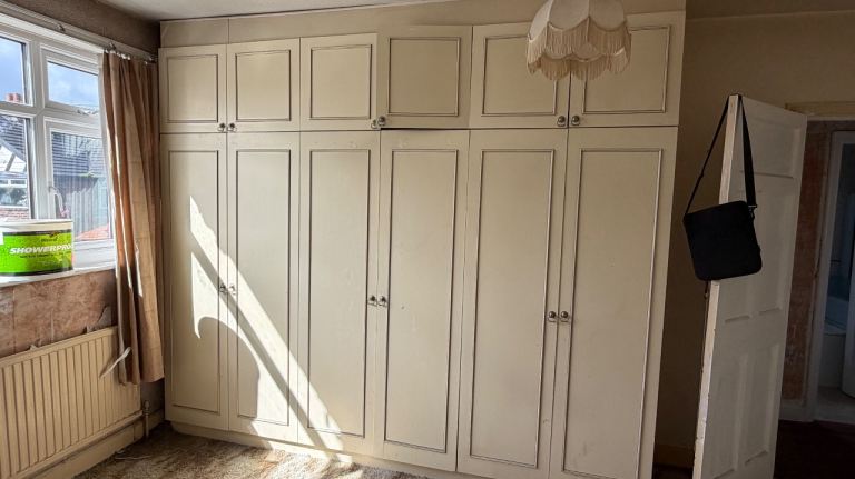 Free fitted wardrobes 