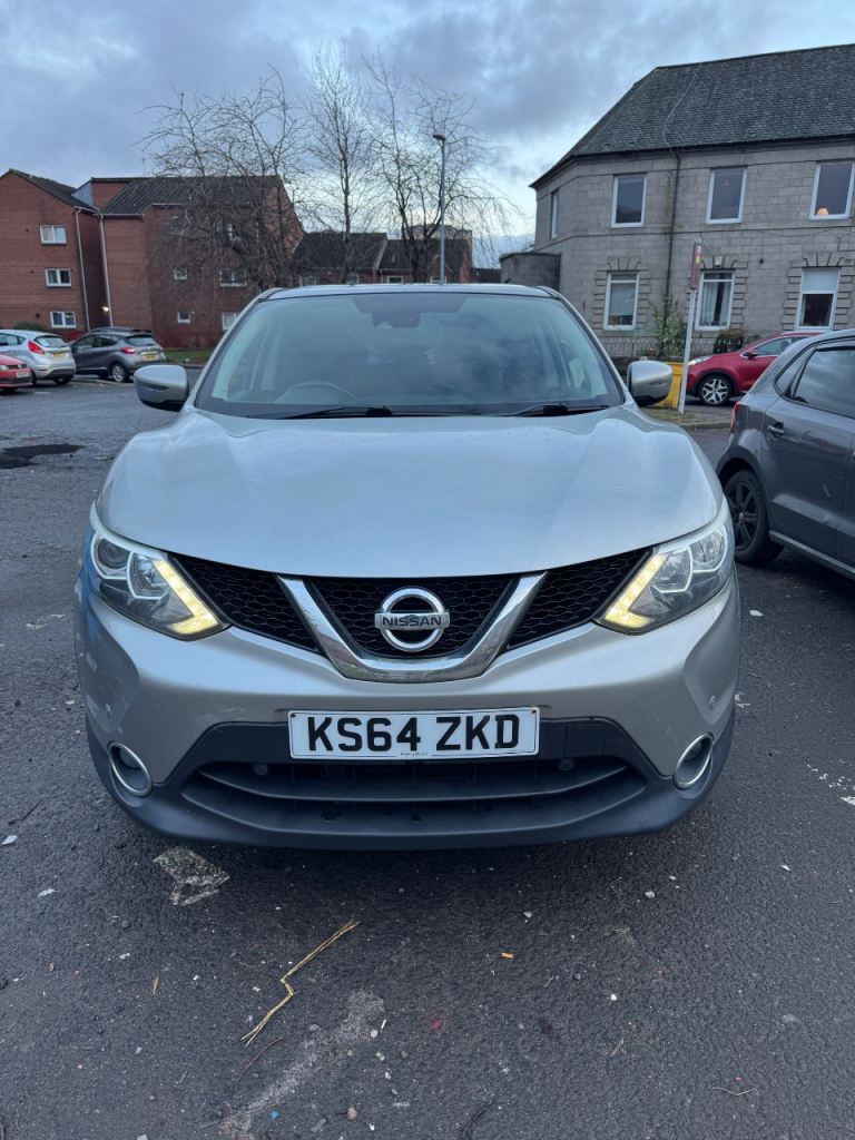 Nissan Qashqai 2015 | Diesel | Panoramic Roof | Reverse Camera | Low Running Costs