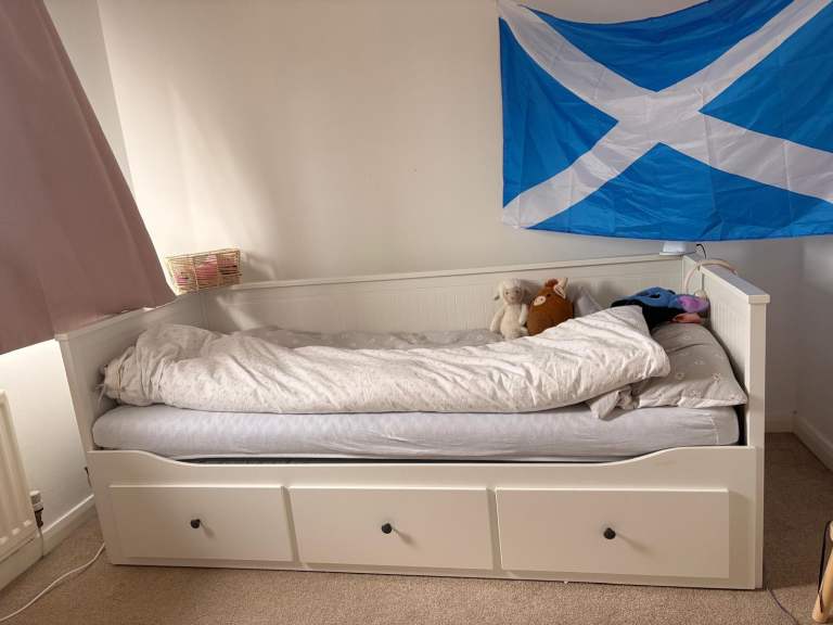 HEMNES Day-bed with 3 drawers and 2 mattresses – 80x200 cm