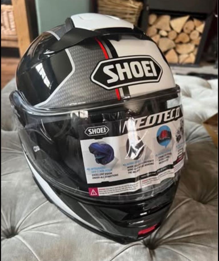 DISPLAY HELMET - 2018 - Men’s SHOEI Neotech Excursion 2 Motorcycle Helmet New (RRP 599)