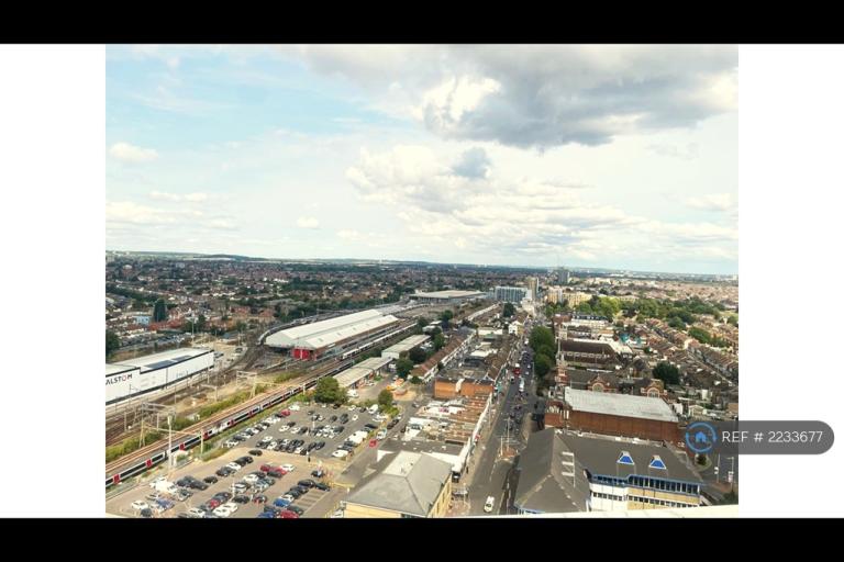 2 bedroom flat in Raphael House, Ilford, IG1 (2 bed) (#2233677)