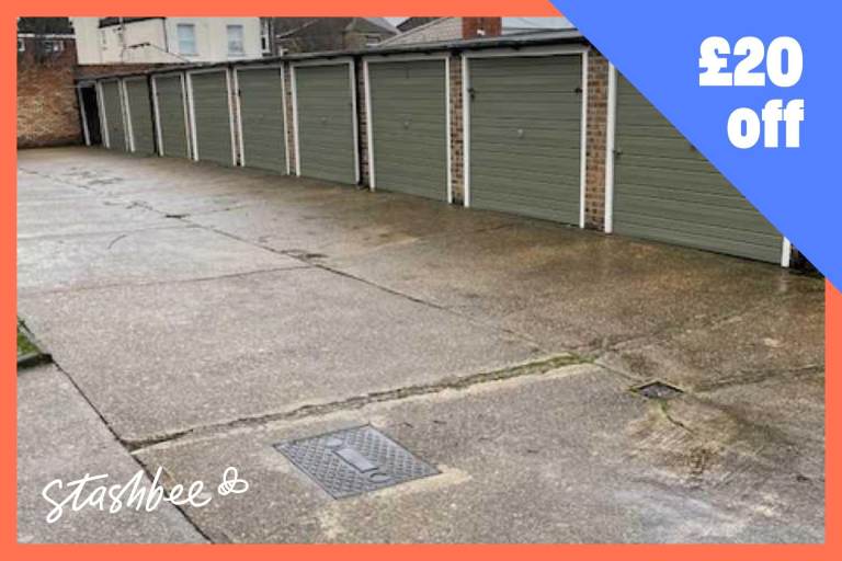 Garage to rent in London (E11) | Stashbee
