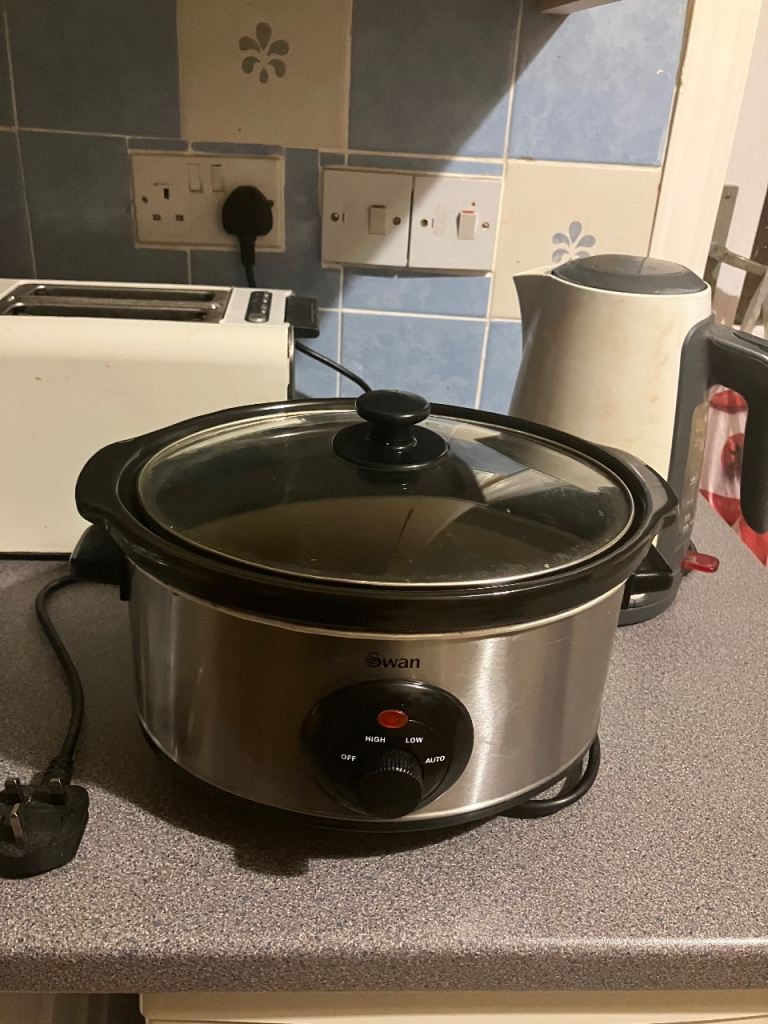 Swan slow cooker 3.5 litre