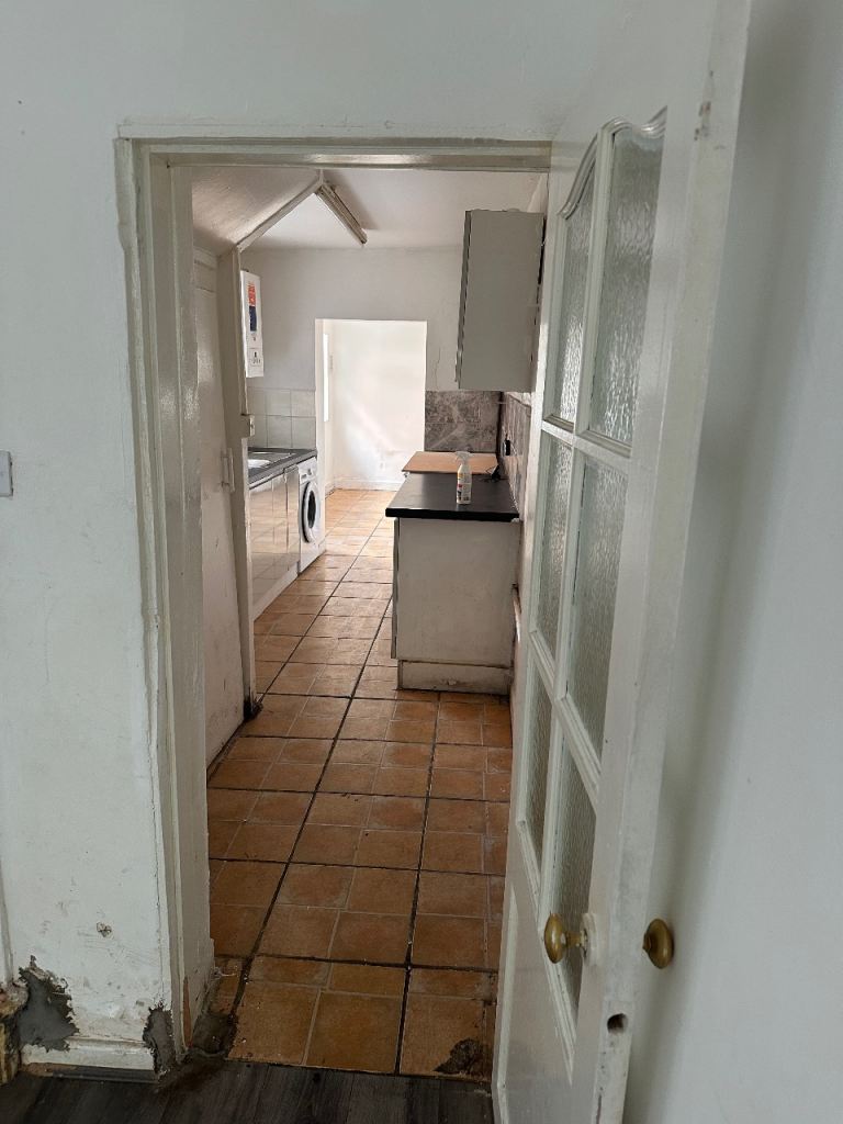 4 bedroom house available b21 