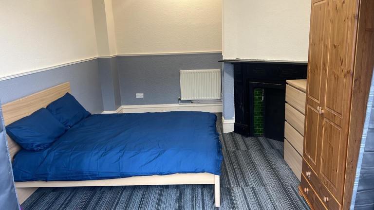 Beds, matress, wardrobes, chest of drawers 