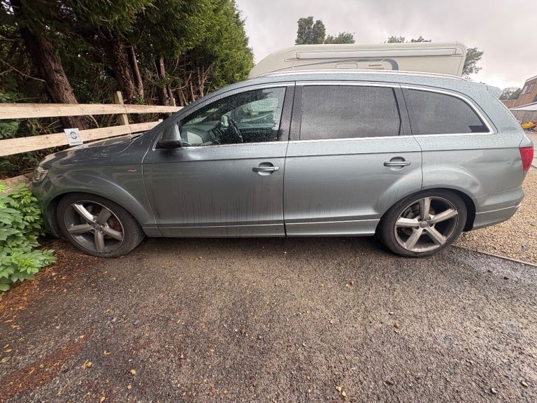 Audi q7 for repair 