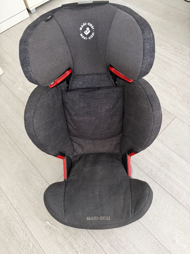 Maxi-Cosi RodiFix AirProtect Child Isofix Car Seat – Black
