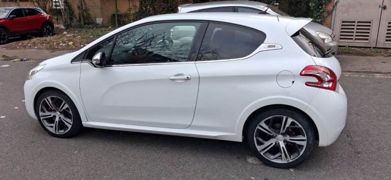 Peugeot 208 GTI 200hp