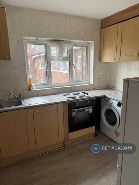 2 bedroom flat in North End Road, Wembley, HA9 (2 bed) (#2928968)