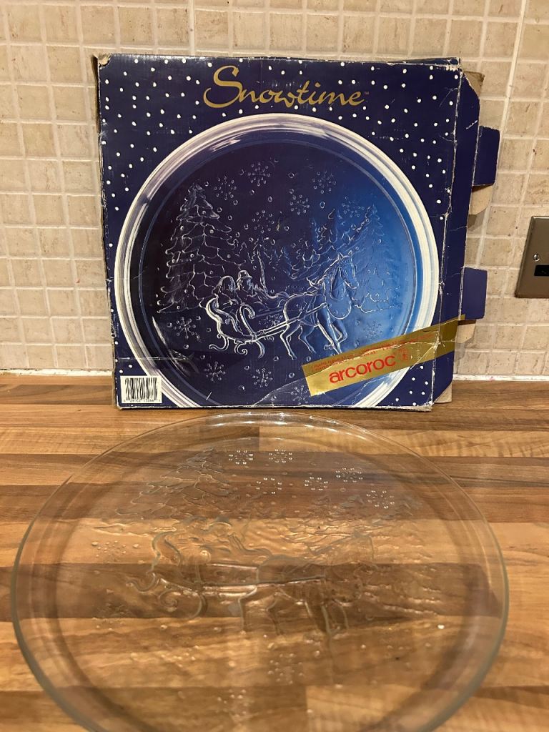 Arcoroc Christmas Snowtime Glass Platter – NEW In Box