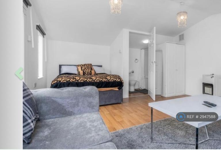 Studio flat in Burdiehouse Rd, Edinburgh, EH17 (#2947588)