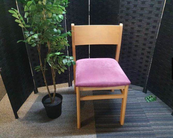 4 x pineapple office meeting conference reception chairs 4 stick legs pink and wood