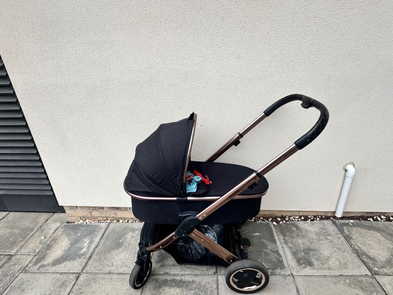 BabyStyle Oyster 2 Pram / Pushchair – Rose Gold & Black – Carrycot + Seat