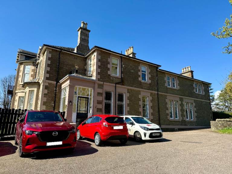 Ellieslea Road, Broughty Ferry, Dundee - Two Bedroom Apartment