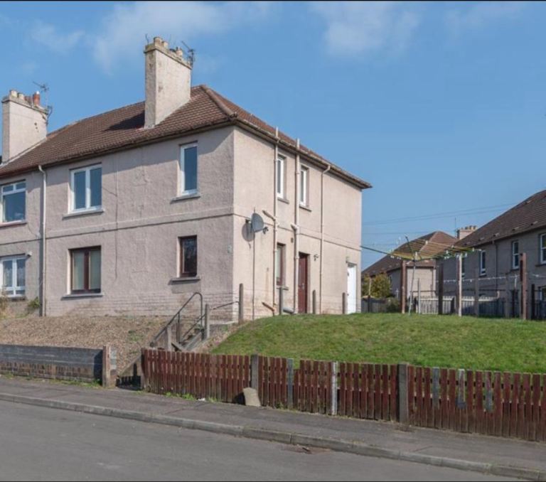 2 Bedroom Upper Flat for Rent Leven 