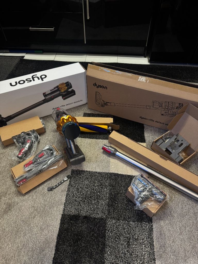 Dyson V15s Detect Absolute Cordless Vacuum – Brand New