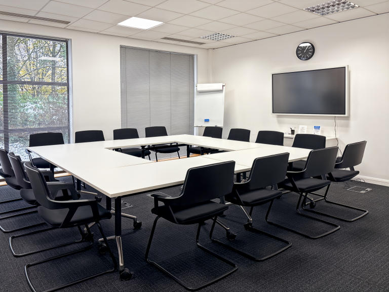 Birmingham - B908AG \ Large Flexible Office Space for Up to 10 Desks