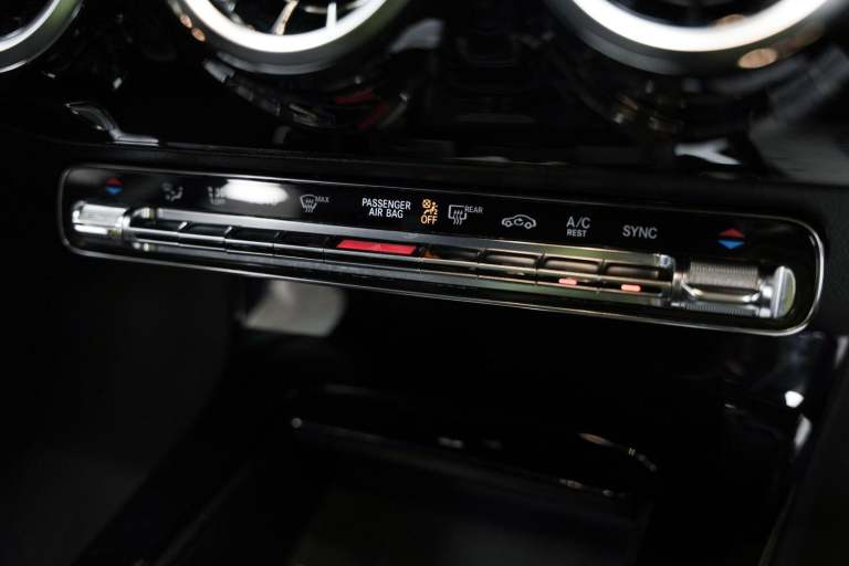 2018 Mercedes-Benz A-Class 1.5 A180d Sport (Executive) 7G-DCT Euro 6 (s/s) 5dr HATCHBACK Diesel A...