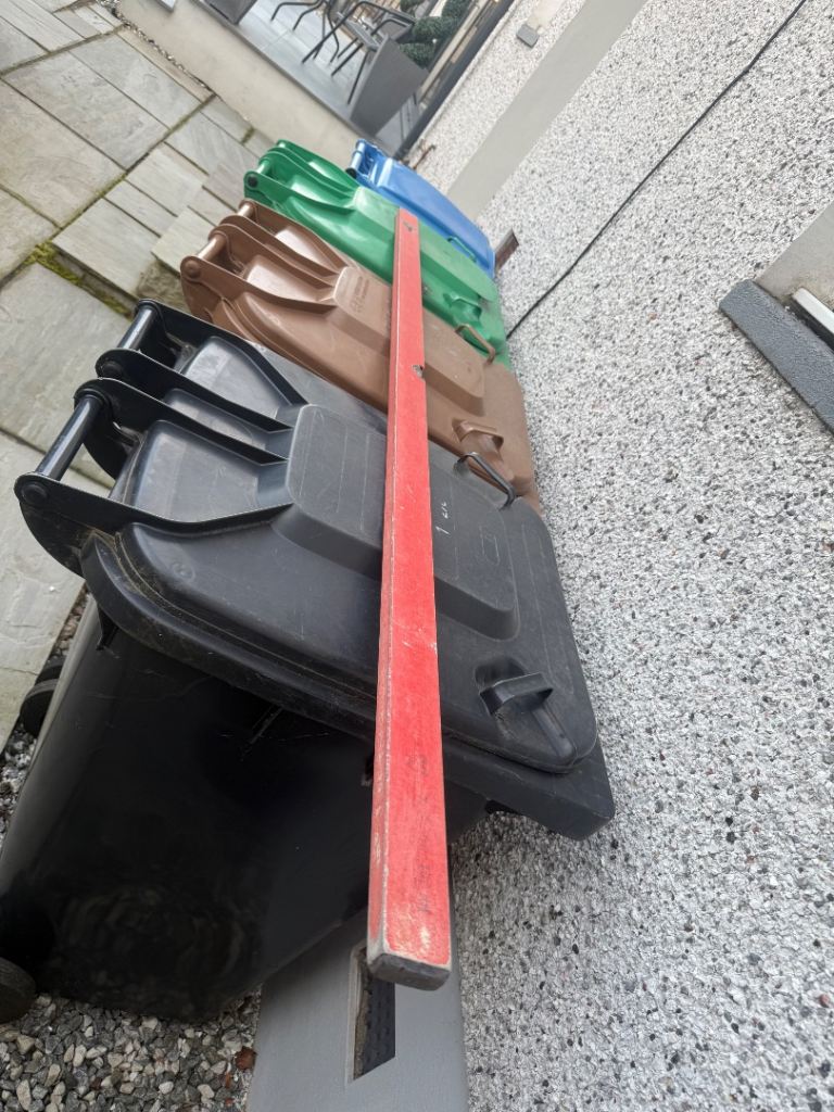 Spirit Level – Red, Fair Condition