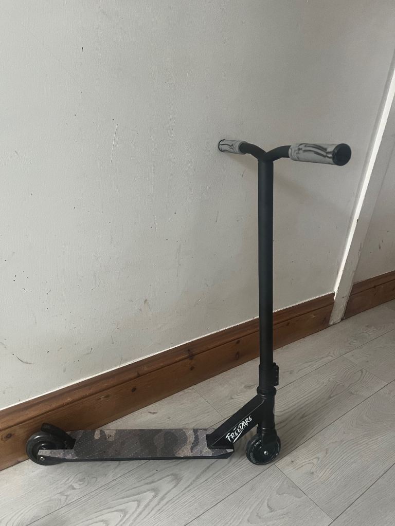 Kids stunt scooter