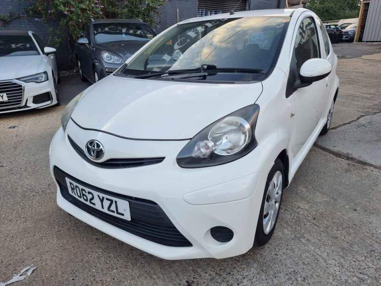 Toyota, AYGO, Hatchback, 2012, Manual, 998 (cc), 3 doors