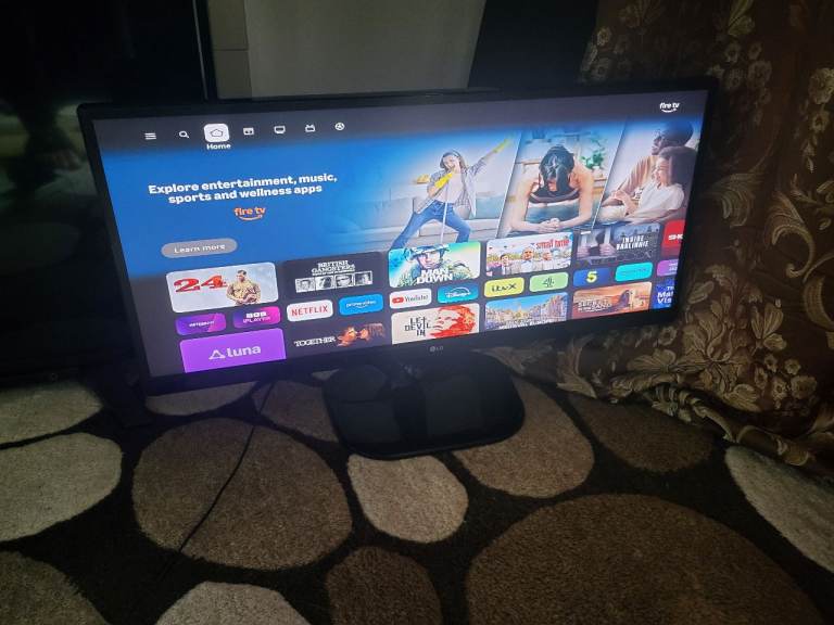 LG GAMING MONITOR ULTRA WIDE 28 INCH LIKE NEW