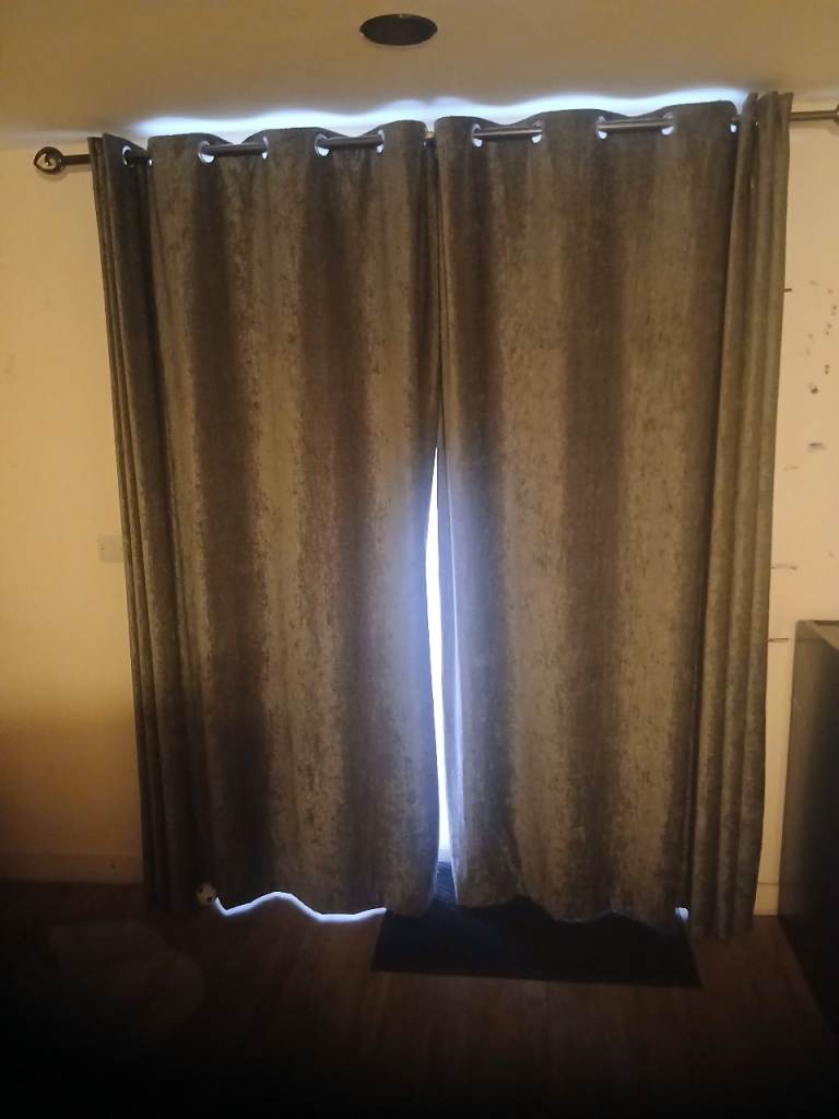 Extra thick curtain (curtain pole included)