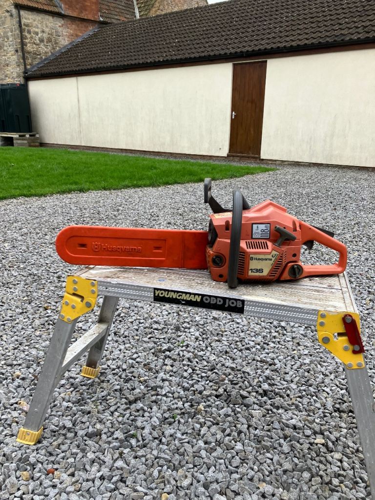 Husqvarna 136 chainsaw 