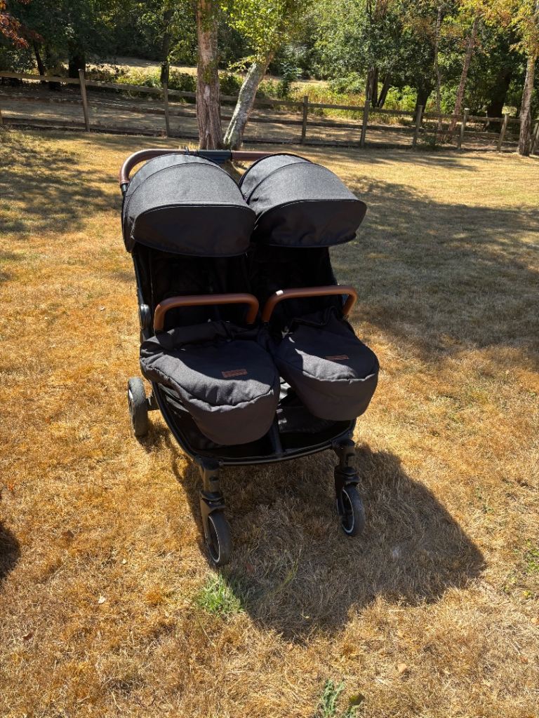 Ickle Bubba Venus double stroller + two footwarmers & raincover