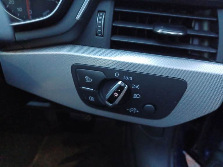 Audi, A4, Saloon, 2017, Semi-Auto, 1968 (cc), 4 doors