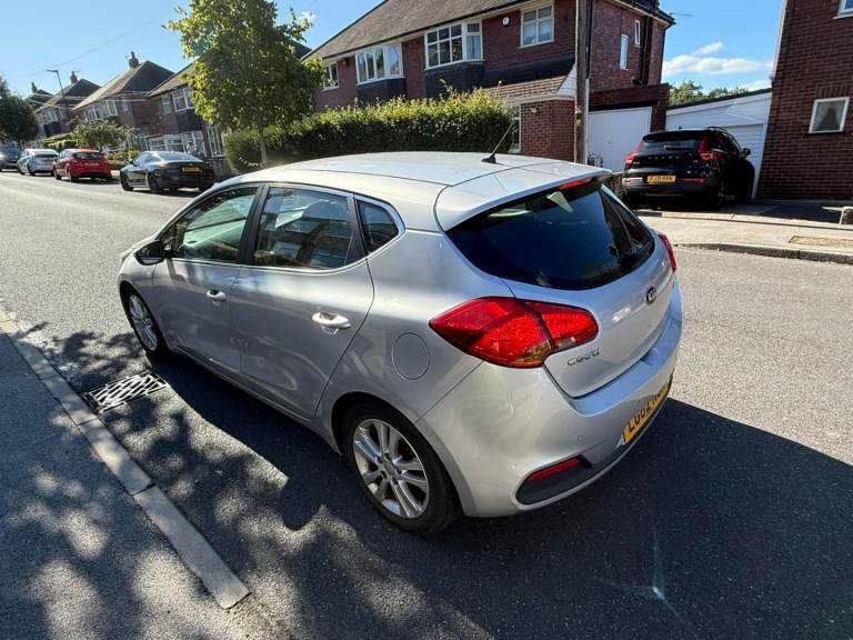 Kia, CEED, Hatchback, 2012, Manual, 1582 (cc), 5 doors