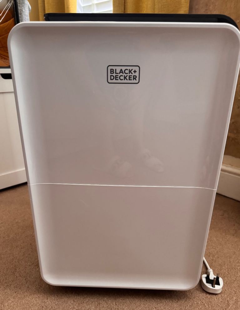 Black + Decker 30L Dehumidifier with 24-Hour Timer