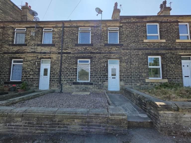 Beautifully Refurbished Two Bedroom Terraced Home For Rent